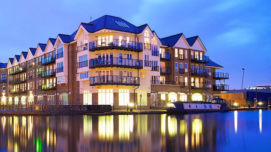 Brentford Lock Outside Night